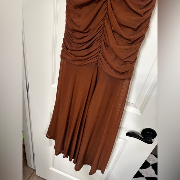 Elegant Brown Off-Shoulder Mesh Dress - Picture 10 of 16